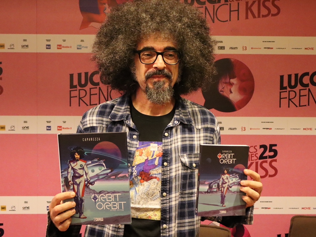 Caparezza-Orbit-Orbit-Lucca-Comics-2025-25 Caparezza, Orbit Orbit: il viaggio iniziatico in onore di Saturno