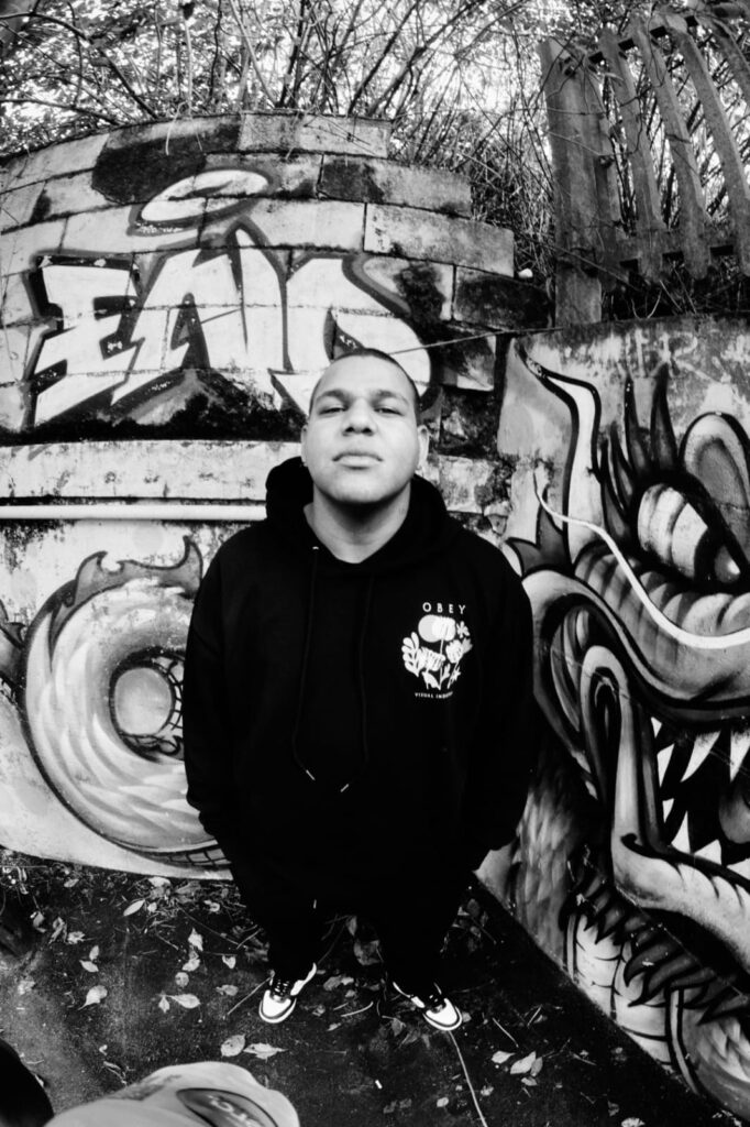 1770675364955-682x1024 Theus El Ribeiro, IL N*GRO è riappropriazione culturale. L'intervista