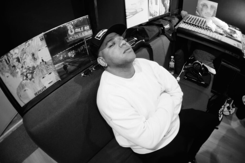 1770675381875-1024x682 Theus El Ribeiro, IL N*GRO è riappropriazione culturale. L'intervista